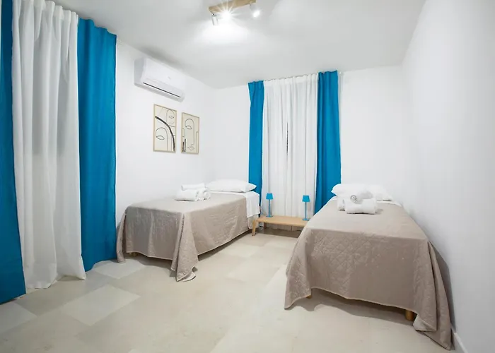 Piazzetta Dei Trulli By Perle Di Puglia